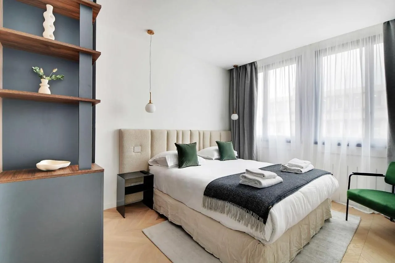 Cosy 2br-6p Champs Elysees